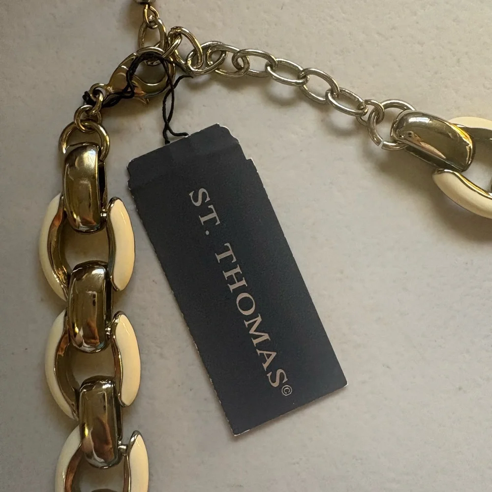 NWT Gold and Cream rhinestone Necklace - Picture 4 of 5